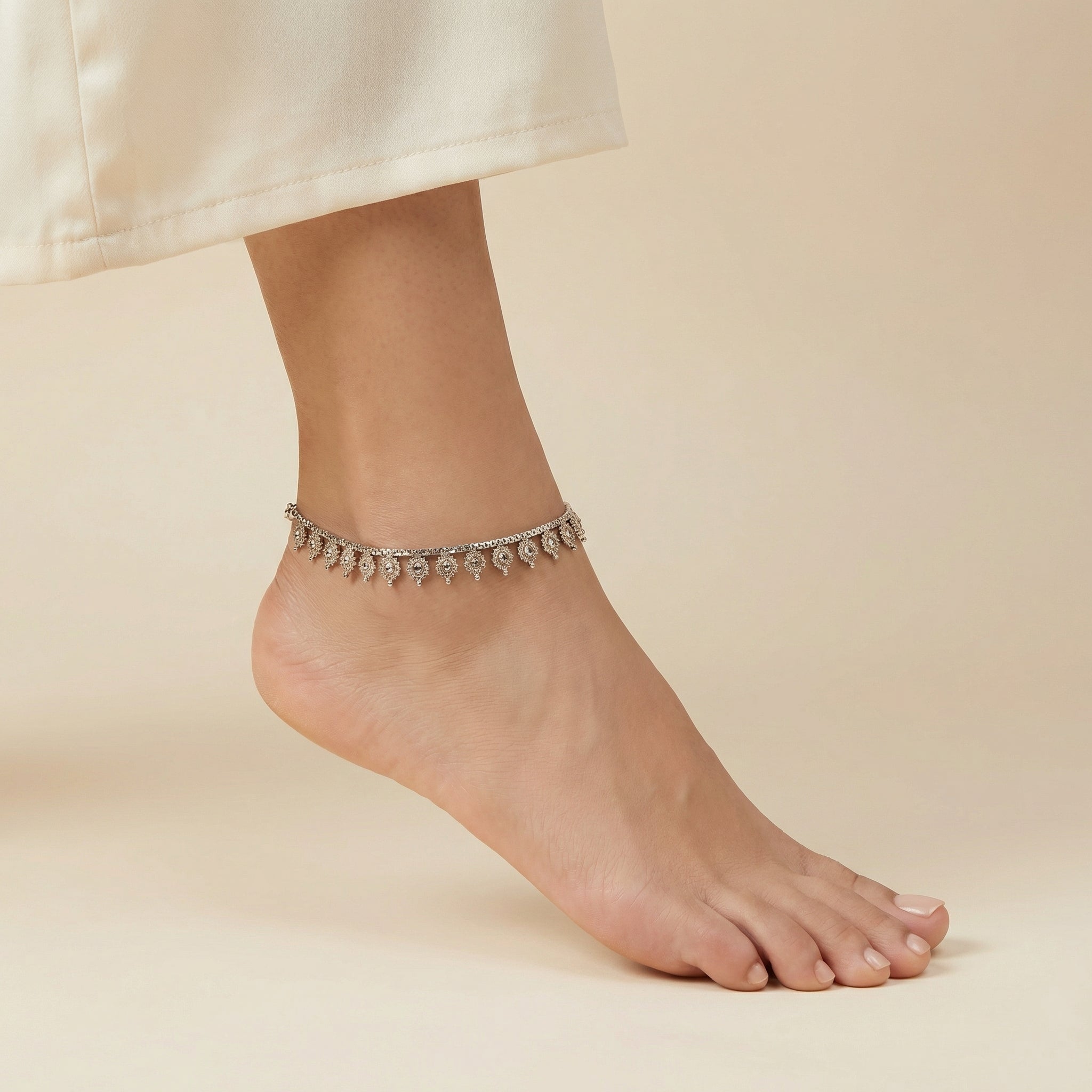 Regal Polki Payal detail of kundan-style teardrop drops and clasp