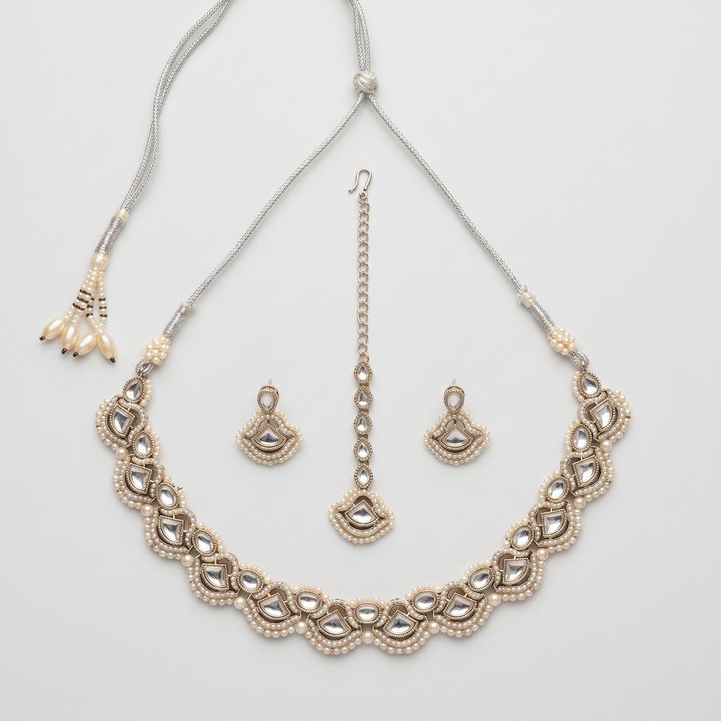 Aira Pearl Necklace