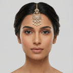 Ivory Heirloom Crescent Tikka detail showing pear-cut crystal chain, kundan crescent, and pearl fringe
