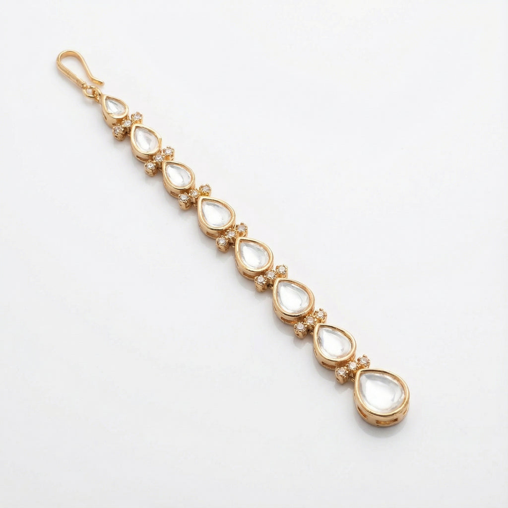 Luma Teardrop Tikka detail showing eight kundan teardrops and triple-stone connectors