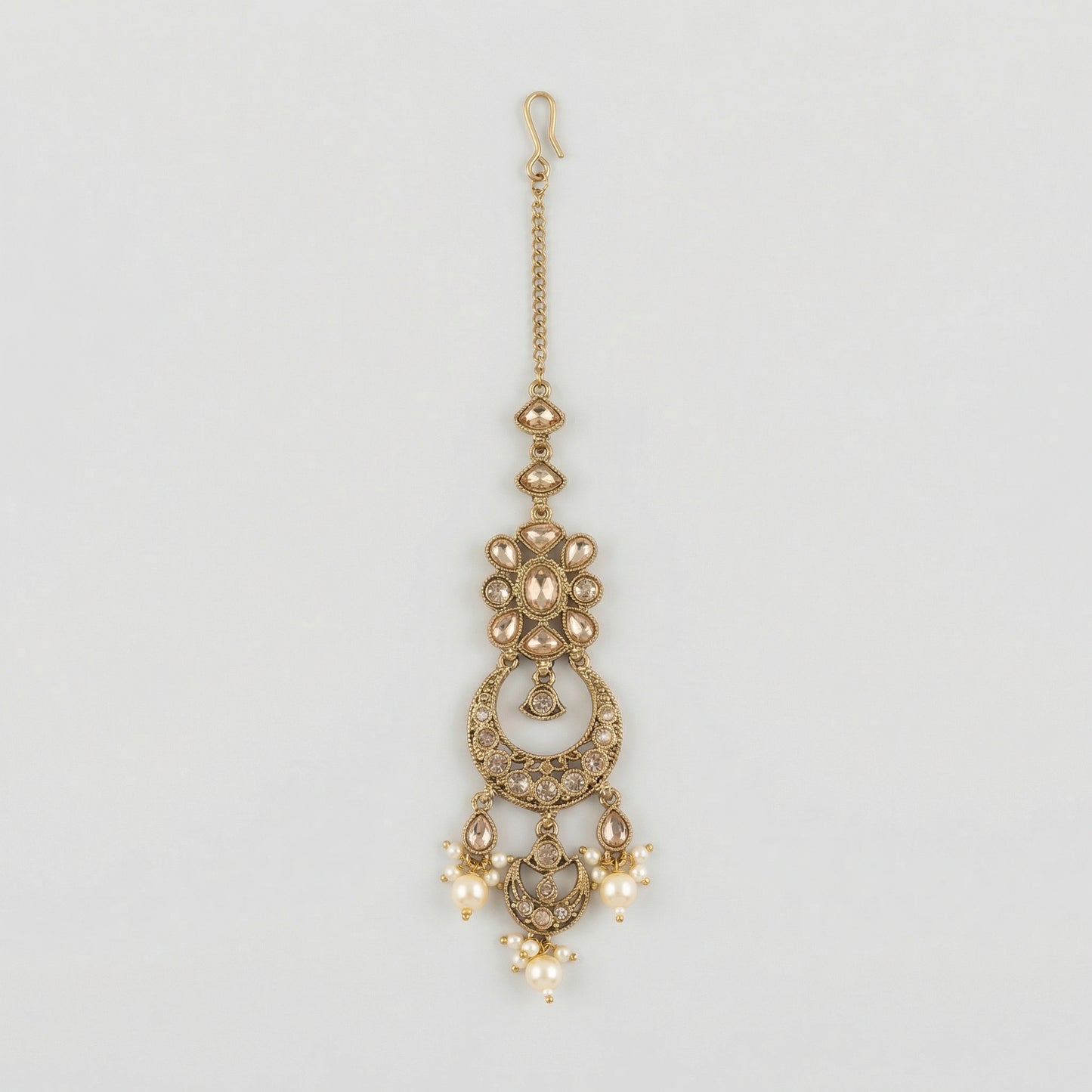 Ivory Aura Kundan Tikka