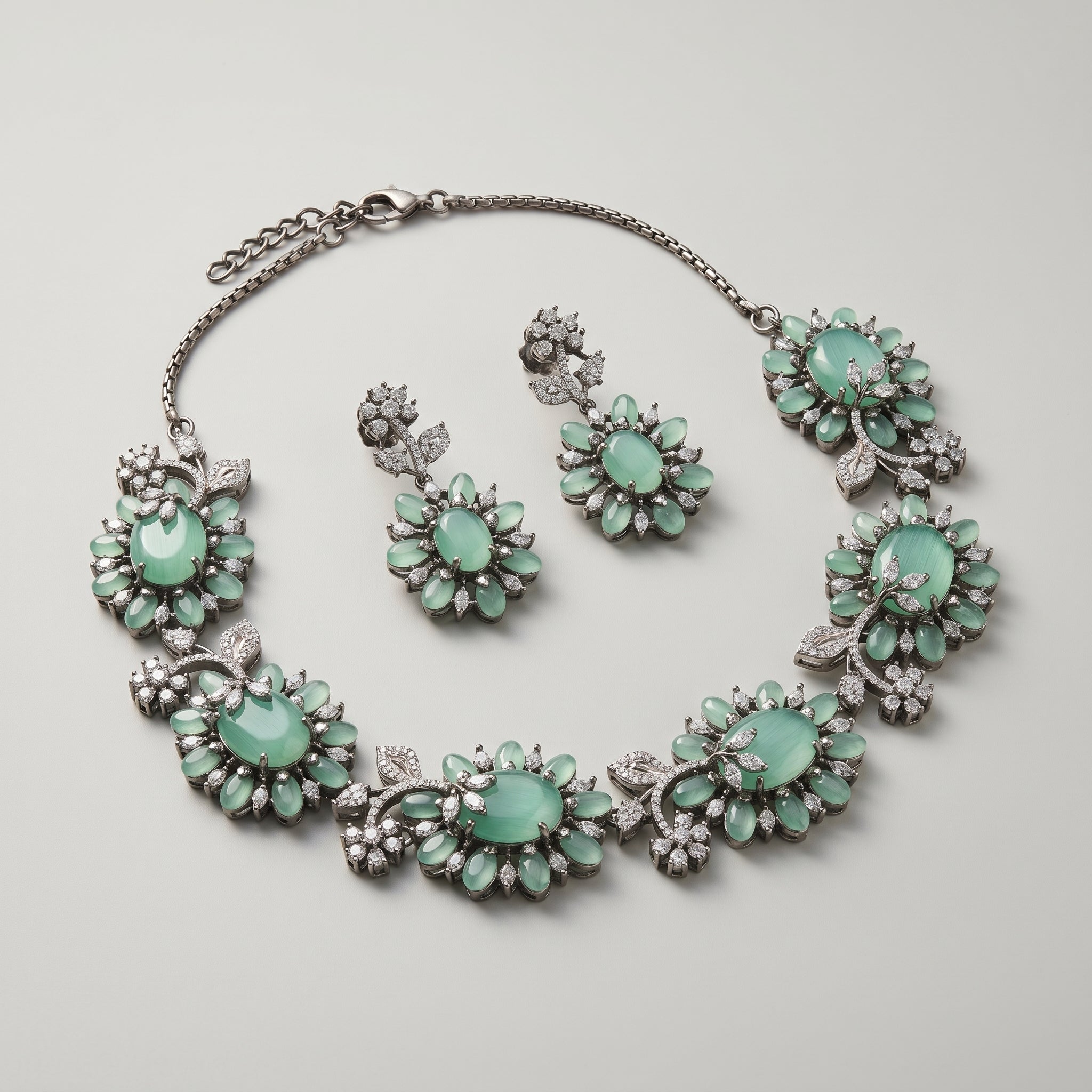 Pari Bloom Necklace