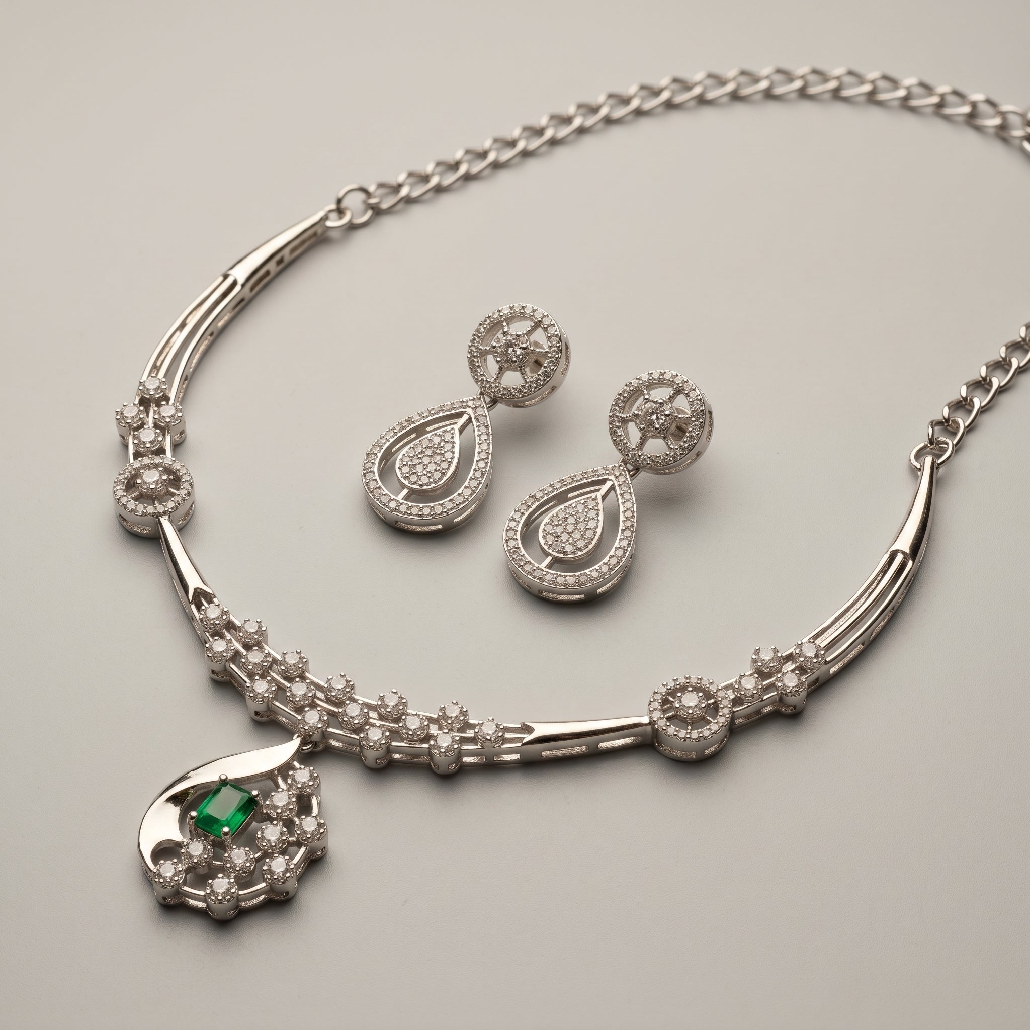 Aira Emerald Set